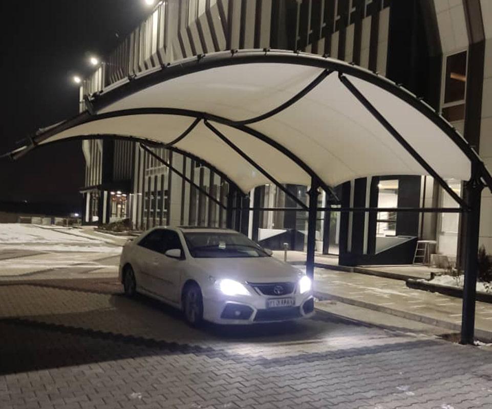 بررسی قیمت سایبان و عوامل مؤثر بر آن؛ هر آنچه لازم است بدانید